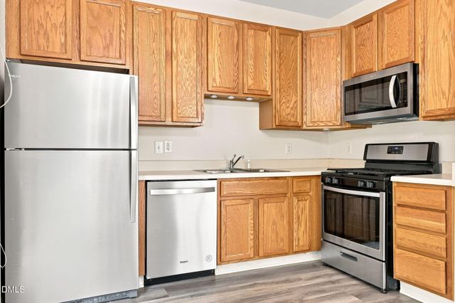 8621 Neuse Club Lane, Raleigh, NC 27616