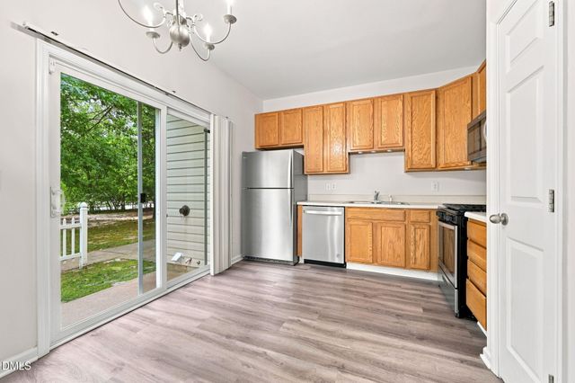 8621 Neuse Club Lane, Raleigh, NC 27616