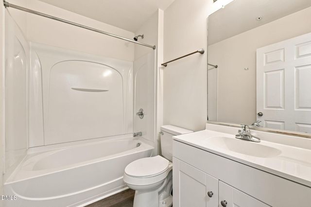 8621 Neuse Club Lane, Raleigh, NC 27616