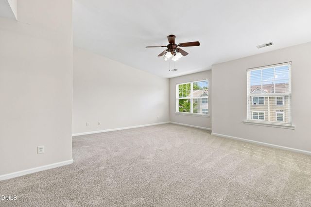 8621 Neuse Club Lane, Raleigh, NC 27616