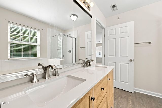 8621 Neuse Club Lane, Raleigh, NC 27616