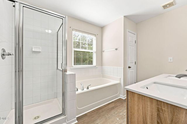 8621 Neuse Club Lane, Raleigh, NC 27616