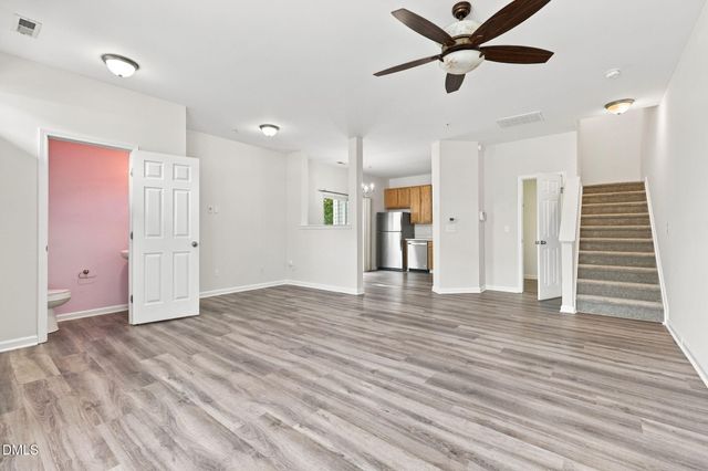 8621 Neuse Club Lane, Raleigh, NC 27616