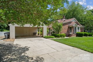 2234 Hamilton Mill Road, Charlotte, NC 28270