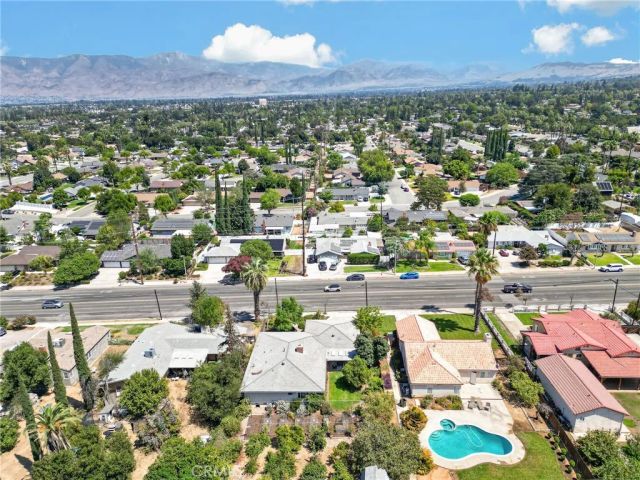 302 S San Mateo Street, Redlands, CA 92373