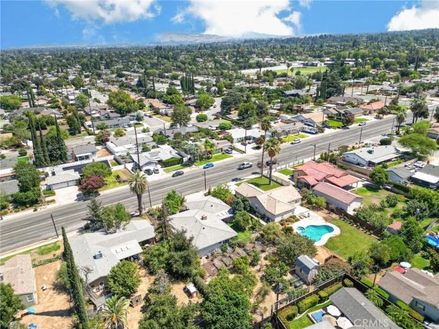 302 S San Mateo Street, Redlands, CA 92373