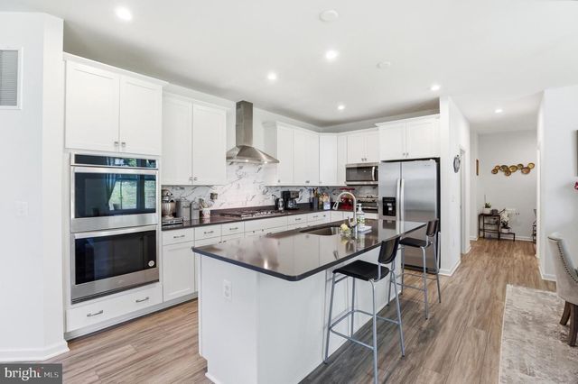 9428 DESCHAMP CT, Manassas, VA 20112