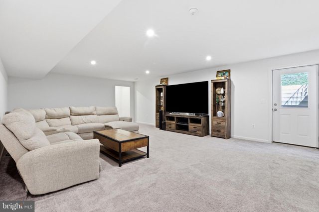 9428 DESCHAMP CT, Manassas, VA 20112