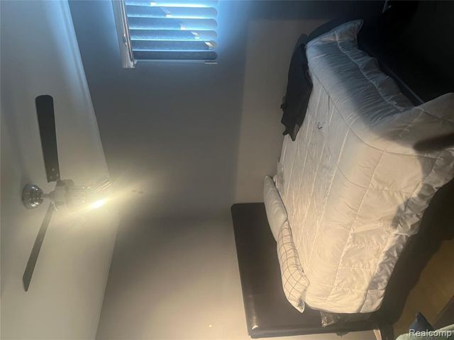 9325 Appleton, Redford, MI 48239