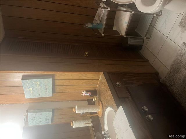 9325 Appleton, Redford, MI 48239