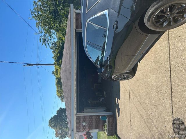 9325 Appleton, Redford, MI 48239