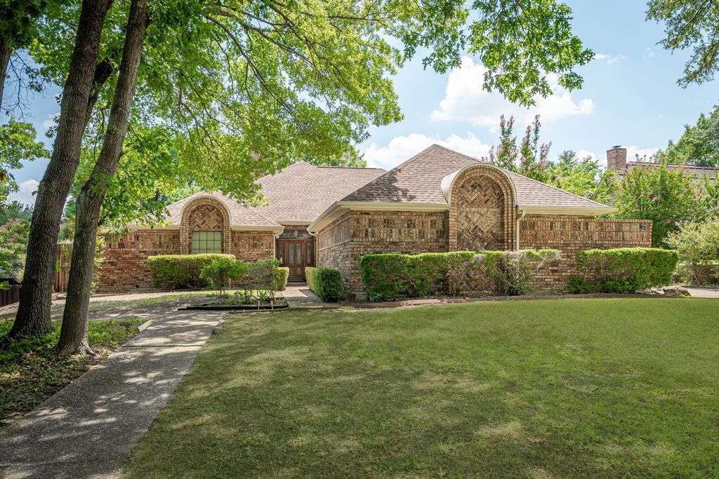 2704 Colonial Circle, Mckinney, TX 75072