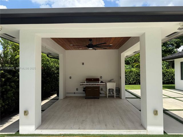9600 SW 66th Street, Miami, FL 33173