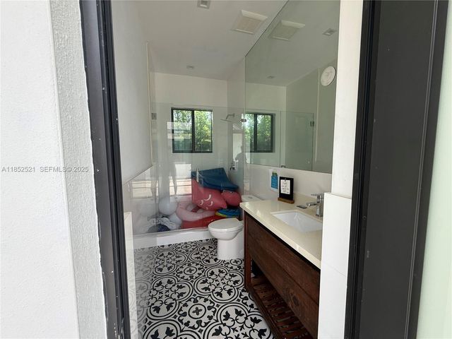 9600 SW 66th Street, Miami, FL 33173