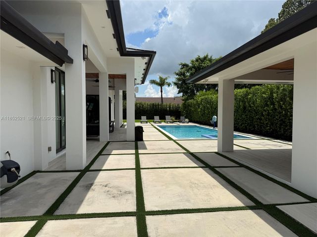 9600 SW 66th Street, Miami, FL 33173