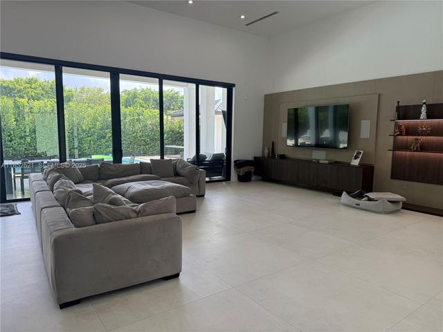 9600 SW 66th Street, Miami, FL 33173