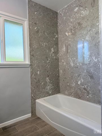 1422 Bernard Street, Bakersfield, CA 93305