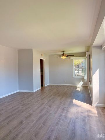 1422 Bernard Street, Bakersfield, CA 93305