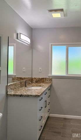 1422 Bernard Street, Bakersfield, CA 93305