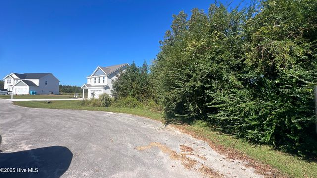 105 Dole Court, Richlands, NC 28574