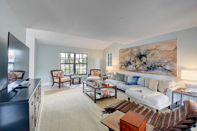 399 SW 15th Street, Boca Raton, FL 33432