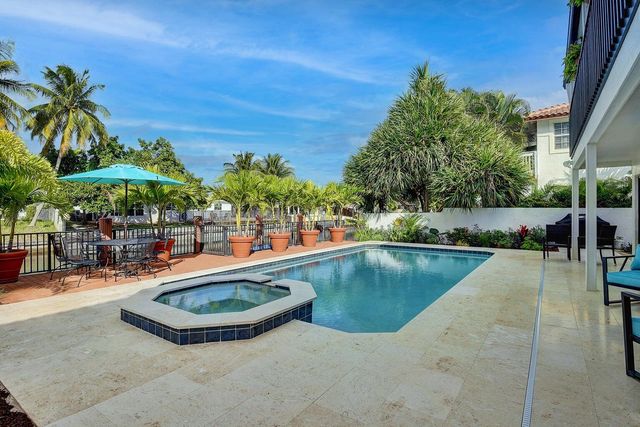 399 SW 15th Street, Boca Raton, FL 33432