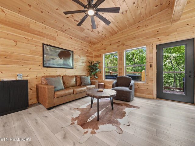 24072412 Ridgehigh Pass, Sevierville, TN 37876
