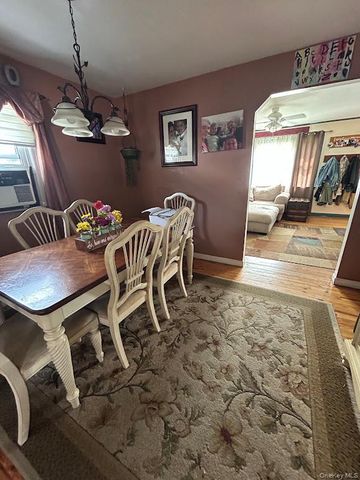 76 Idaho Street, Lindenhurst, NY 11757