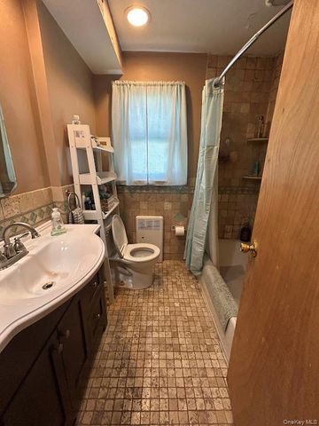 76 Idaho Street, Lindenhurst, NY 11757