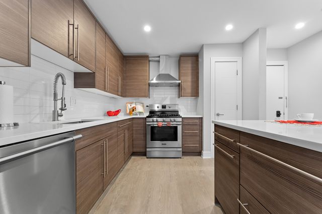 3109 Paris Avenue 204, River Grove, IL 60171