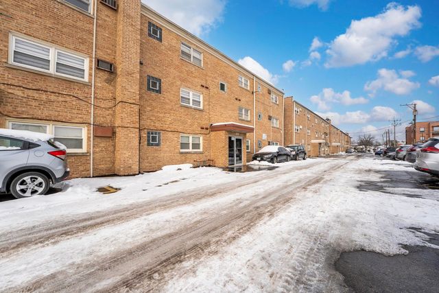 3109 Paris Avenue 204, River Grove, IL 60171