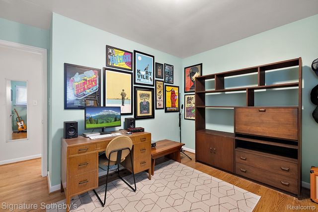 28830 Lorikay Street, Farmington Hills, MI 48334