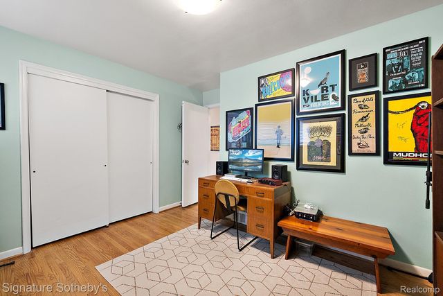 28830 Lorikay Street, Farmington Hills, MI 48334