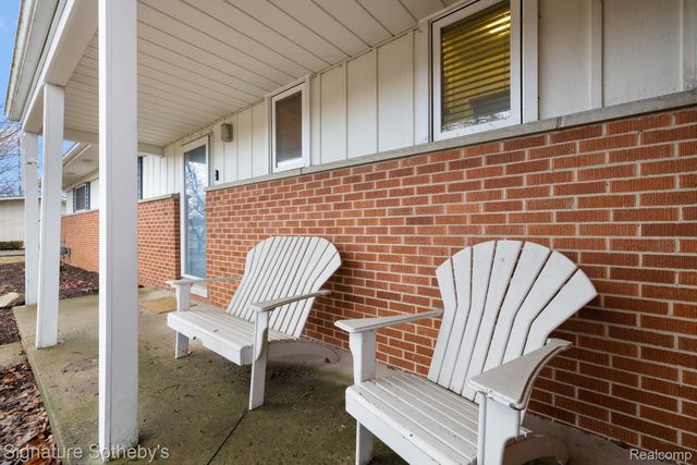 28830 Lorikay Street, Farmington Hills, MI 48334