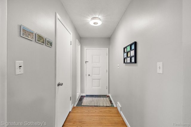 28830 Lorikay Street, Farmington Hills, MI 48334