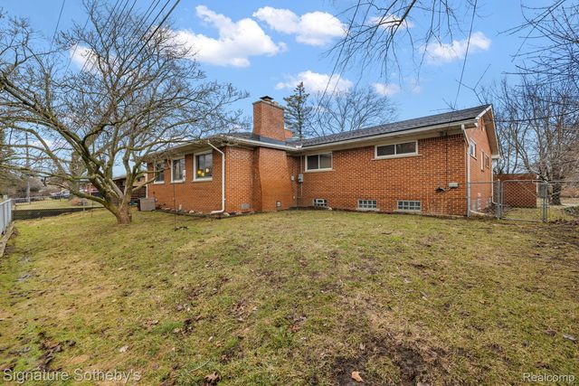 28830 Lorikay Street, Farmington Hills, MI 48334