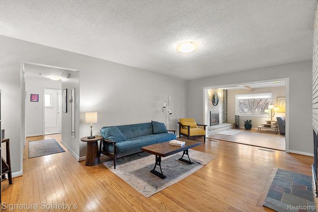 28830 Lorikay Street, Farmington Hills, MI 48334