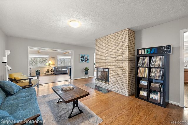 28830 Lorikay Street, Farmington Hills, MI 48334