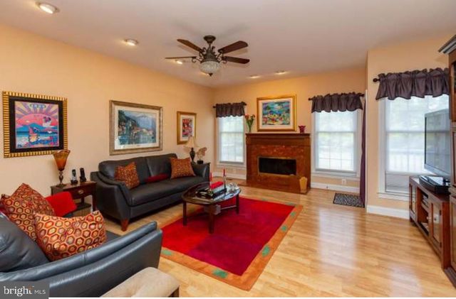 135 BIRKDALE DR, Blue Bell, PA 19422