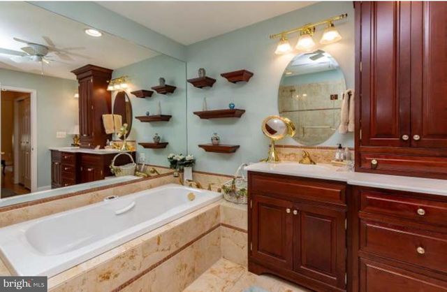 135 BIRKDALE DR, Blue Bell, PA 19422