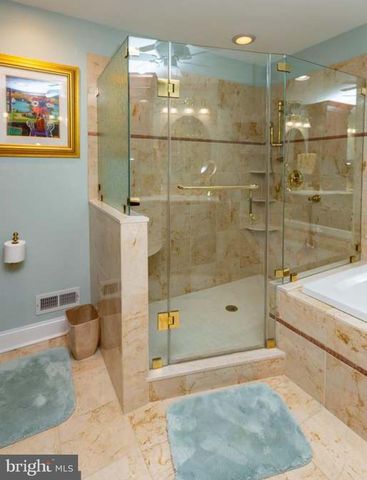 135 BIRKDALE DR, Blue Bell, PA 19422