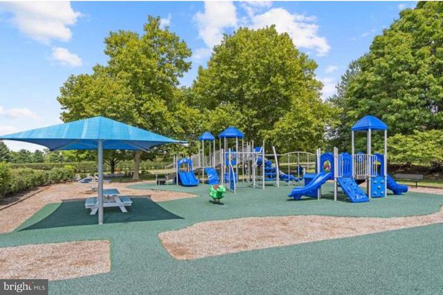 135 BIRKDALE DR, Blue Bell, PA 19422