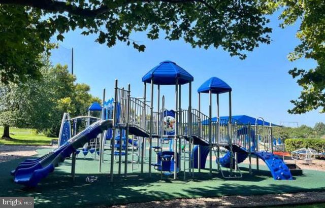 135 BIRKDALE DR, Blue Bell, PA 19422