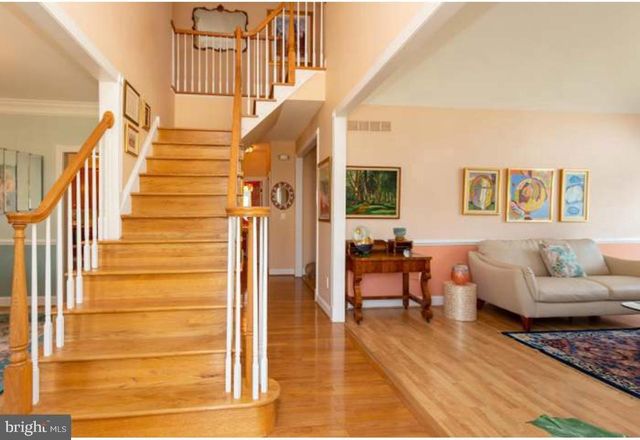 135 BIRKDALE DR, Blue Bell, PA 19422