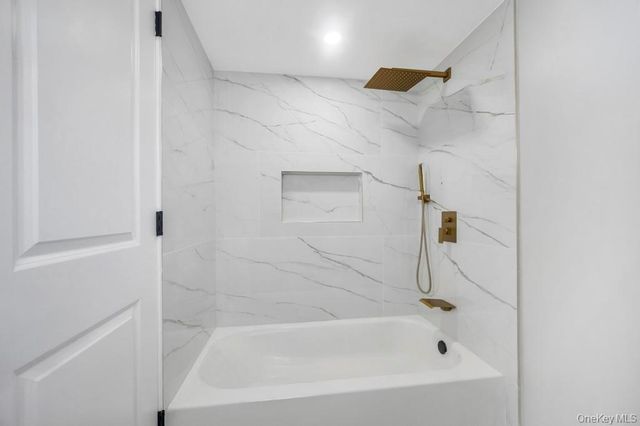 3004 New London Avenue, Medford, NY 11763