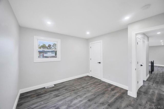 3004 New London Avenue, Medford, NY 11763