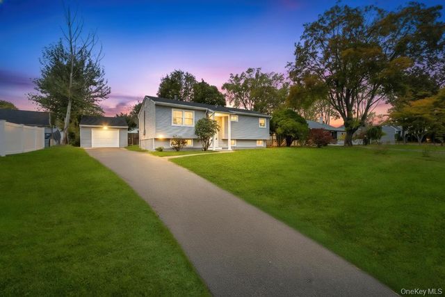 3004 New London Avenue, Medford, NY 11763