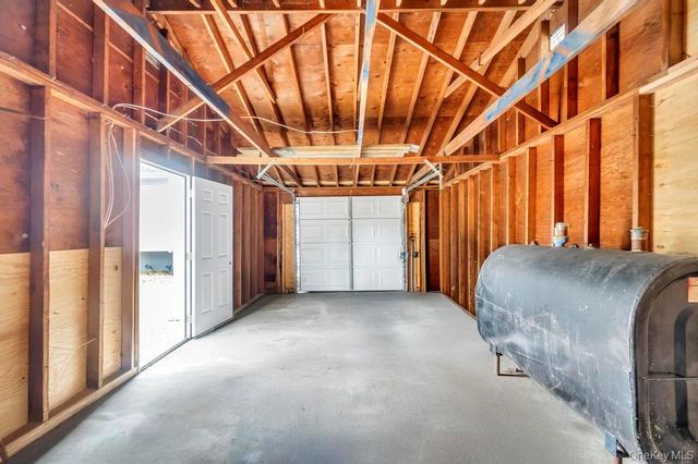 3004 New London Avenue, Medford, NY 11763