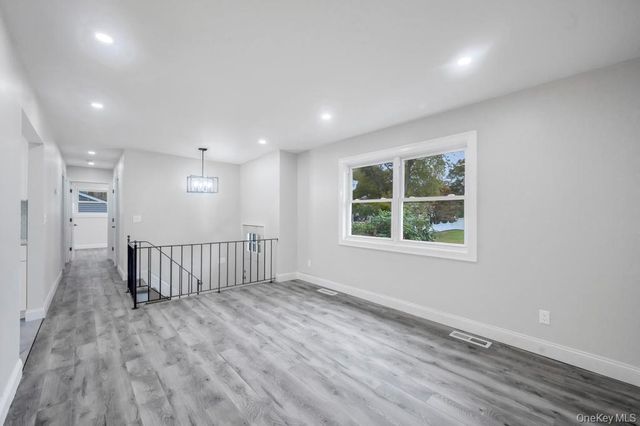 3004 New London Avenue, Medford, NY 11763