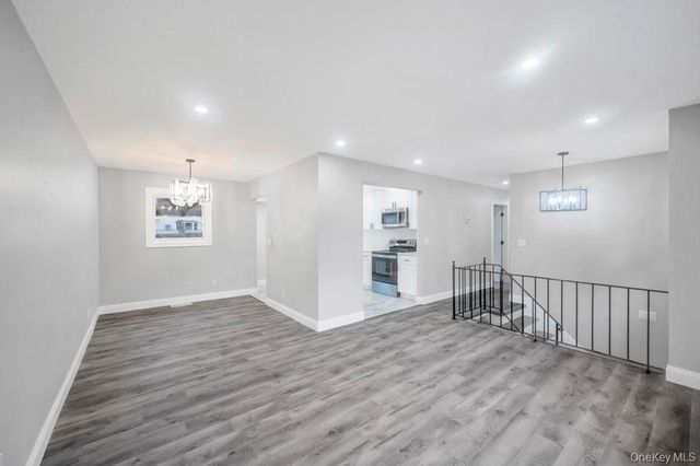 3004 New London Avenue, Medford, NY 11763